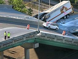 Aumenta a cinco el número de muertos en el derrumbe de un puente en Minneapolis