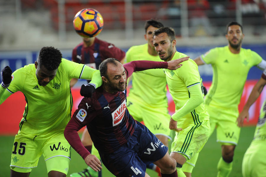 El Eibar se impone al Betis (3-1)