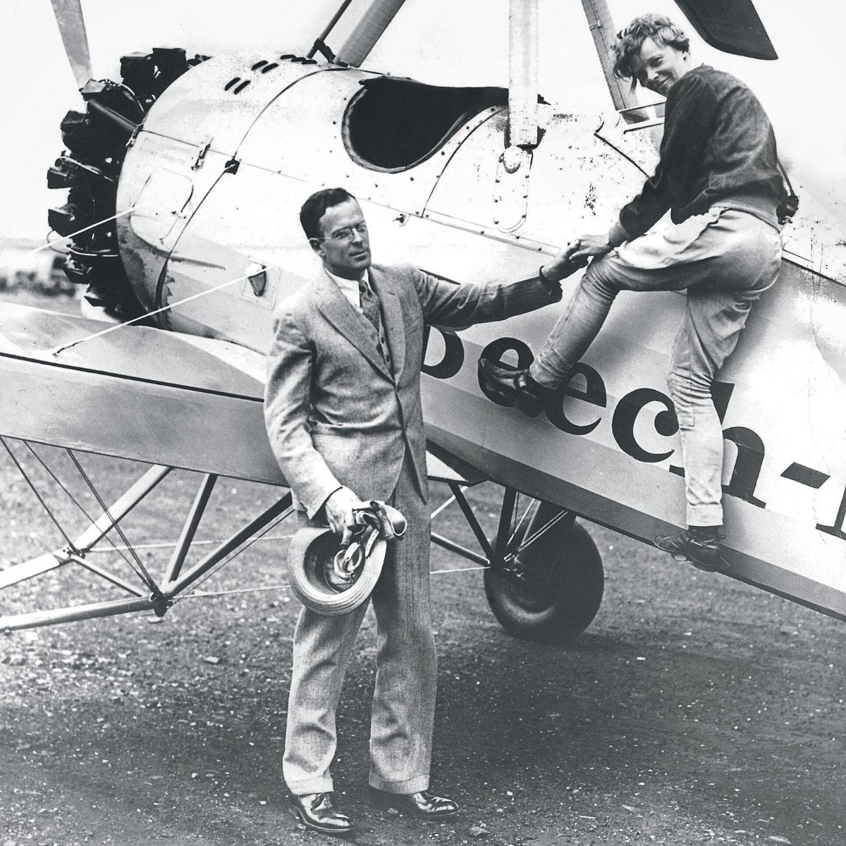 Amelia Earhart, caso abierto: ¿fue la aviadora víctima de la codicia de su marido?